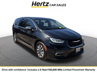 Used 2023 Chrysler Pacifica Limited