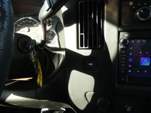 Used 2017 Chevrolet Express 3500 image 37