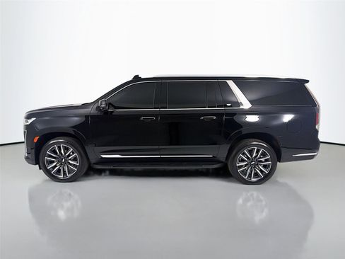 Used 2023 Cadillac Escalade ESV Premium Luxury image 2