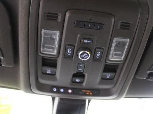 Used 2021 GMC Yukon SLT w/ SLT Premium Package AWD/4WD image 43