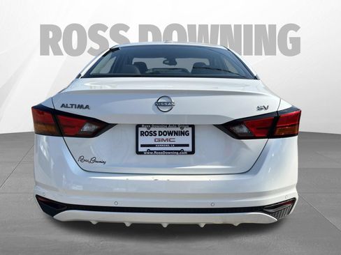 Used 2024 Nissan Altima 2.5 SV FWD image 5