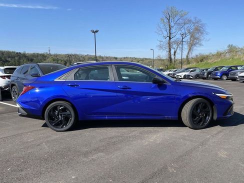 New 2026 Hyundai Elantra SEL Sport Premium FWD image 2