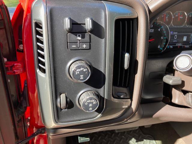 Used 2018 Chevrolet Silverado 1500 LTZ AWD/4WD image 26