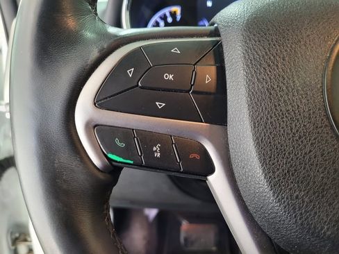 Used 2018 Jeep Grand Cherokee Limited image 32