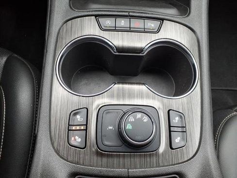 Certified 2023 GMC Acadia SLT image 29