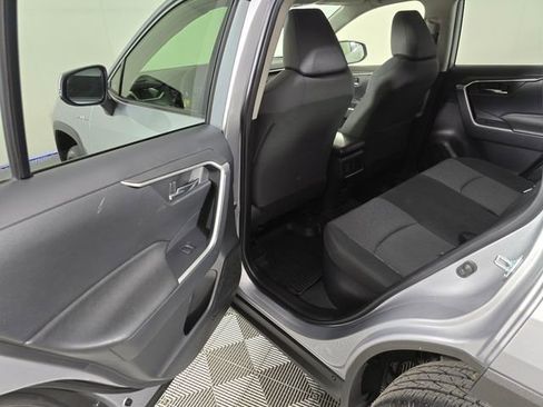 Used 2021 Toyota RAV4 XLE w/ Convenience Package AWD/4WD image 17