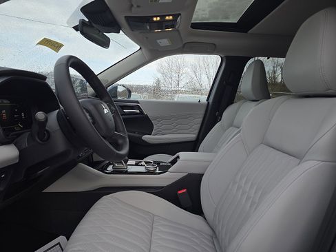New 2026 Mitsubishi Outlander SEL AWD/4WD image 11