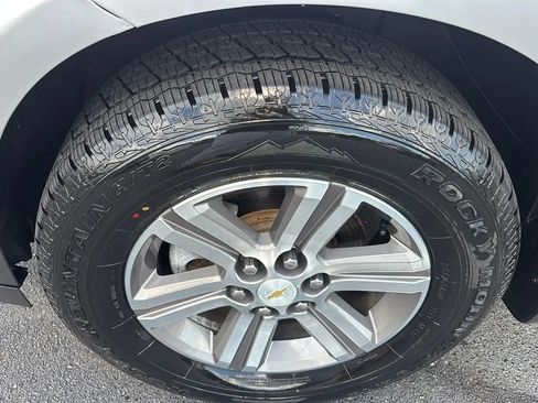 Used 2017 Chevrolet Traverse LT FWD image 35