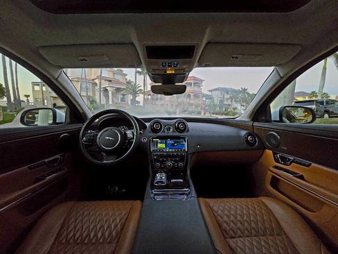 Used 2019 Jaguar XJ L Supercharged image 59