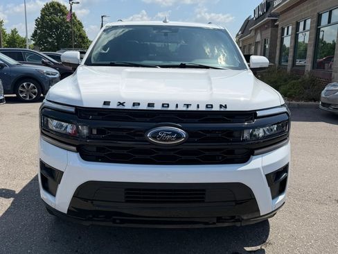 Used 2023 Ford Expedition Limited AWD/4WD image 8