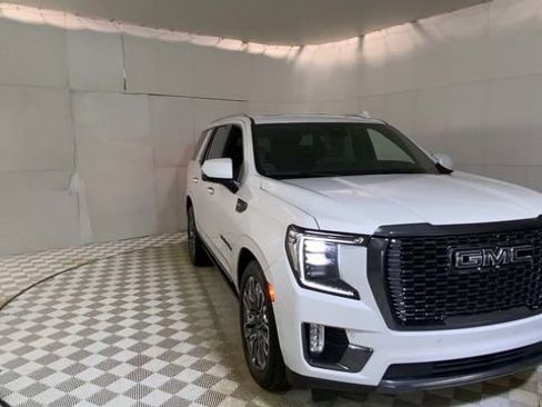 Used 2023 GMC Yukon Denali Ultimate AWD/4WD image 5