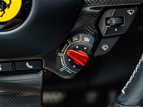Used 2019 Ferrari 812 Superfast RWD image 38