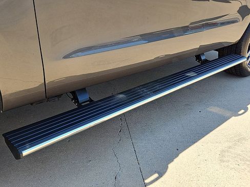 Used 2020 Ford Expedition Limited image 6