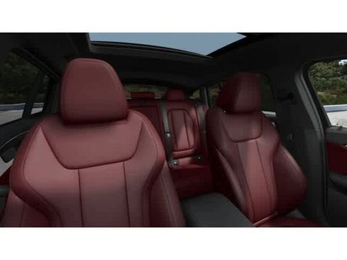 New 2025 BMW X4 M40i image 11