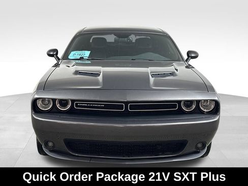 Used 2016 Dodge Challenger SXT Plus image 3