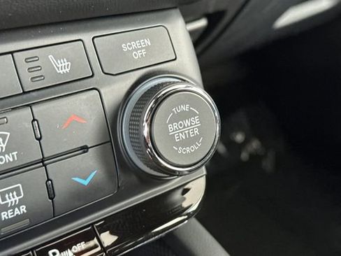 Used 2024 Dodge Durango GT AWD/4WD image 33