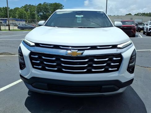 New 2027 Chevrolet Equinox LT w/ Safety and Technology Package FWD image 9