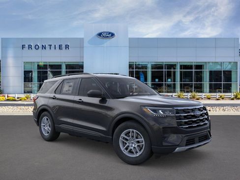 New 2026 Ford Explorer Active RWD image 32