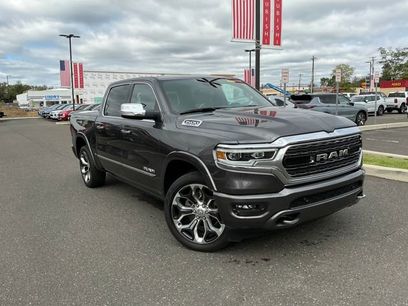 Used 2022 RAM 1500 Limited w/ Body-Colour Bumper Group