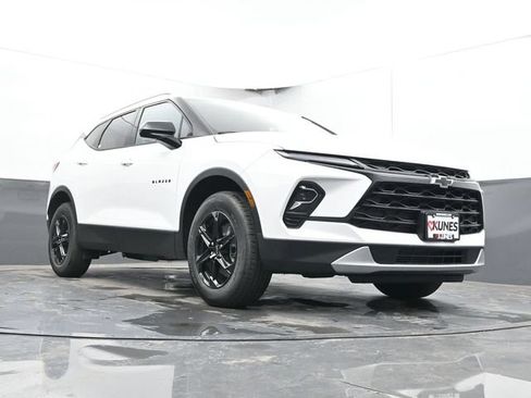New 2026 Chevrolet Blazer LT w/ Convenience Package AWD/4WD image 44