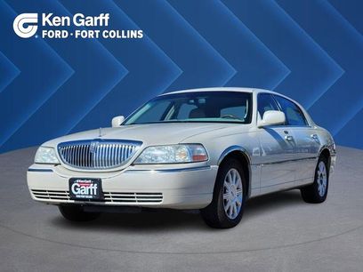 Used 2006 Lincoln Town Car Signature Limited