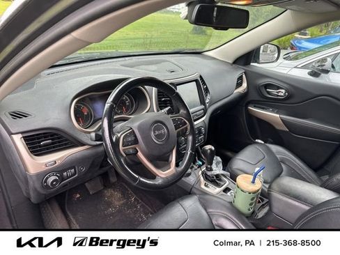 Used 2018 Jeep Cherokee Limited AWD/4WD image 5
