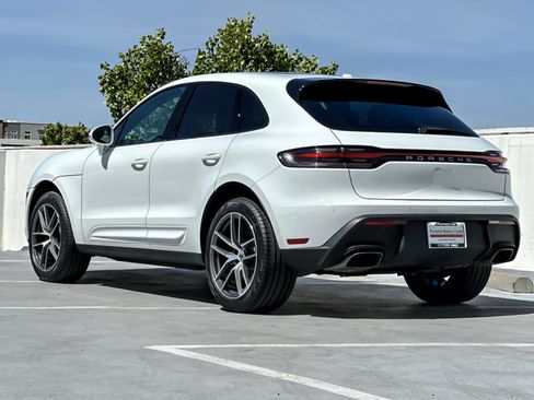 Used 2026 Porsche Macan AWD/4WD image 3
