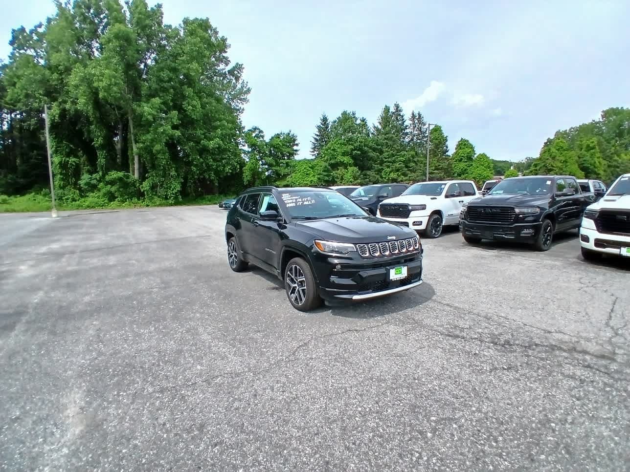New 2025 Jeep Compass Limited w/ Elite Group AWD/4WD image 3
