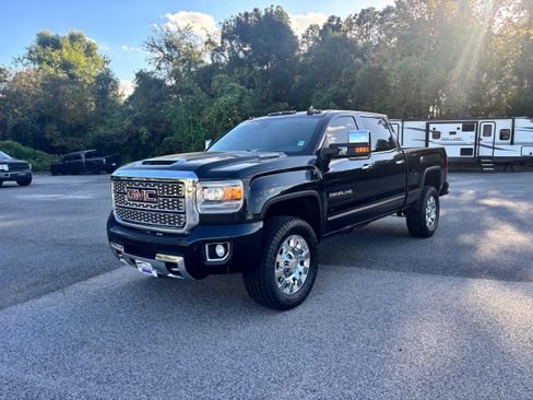 Used 2019 GMC Sierra 2500 Denali w/ Duramax Plus Package image 1