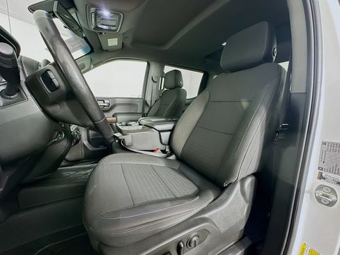 Used 2019 Chevrolet Silverado 1500 LT Trail Boss w/ Convenience Package AWD/4WD image 22