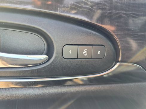 Used 2017 Buick Enclave Leather w/ Trailering Package AWD/4WD image 12