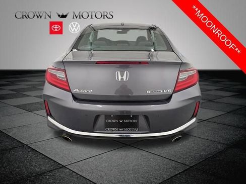 Used 2017 Honda Accord Touring image 5