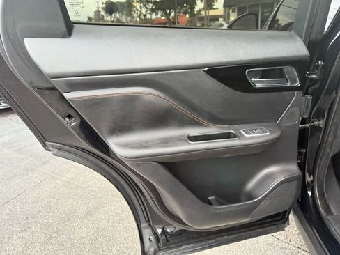 Used 2020 Jaguar F-PACE Prestige image 13