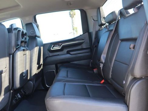 Used 2024 GMC Sierra 1500 SLT image 13