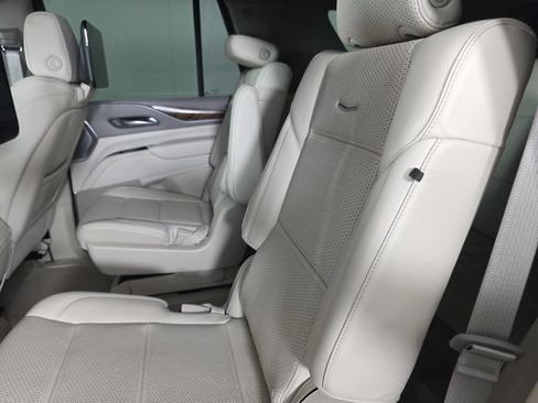 Used 2022 Cadillac Escalade Premium Luxury Platinum AWD/4WD image 29