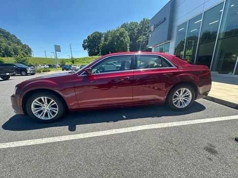 Used 2020 Chrysler 300 Touring L w/ Quick Order Package 2EF RWD image 21