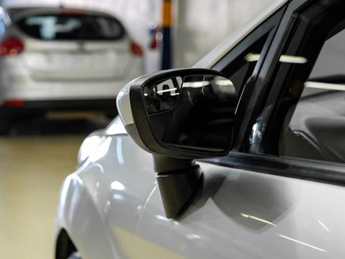 Used 2019 Ford Fiesta SE image 37