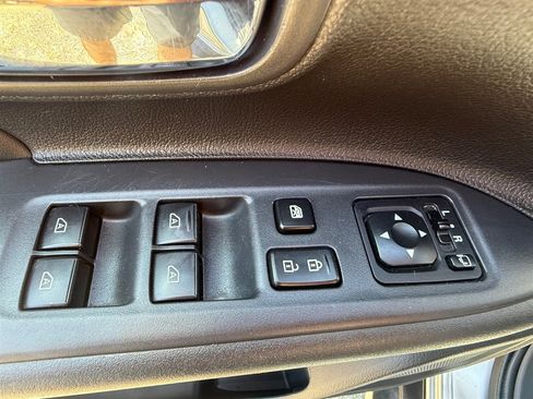 Used 2020 Mitsubishi Outlander FWD image 33