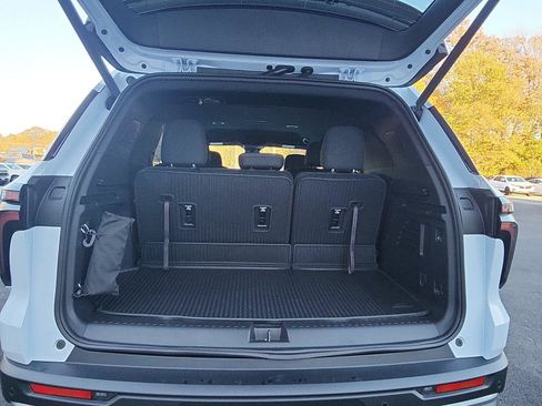New 2026 Chevrolet Traverse LT w/ LPO, Floor Liner Package image 25