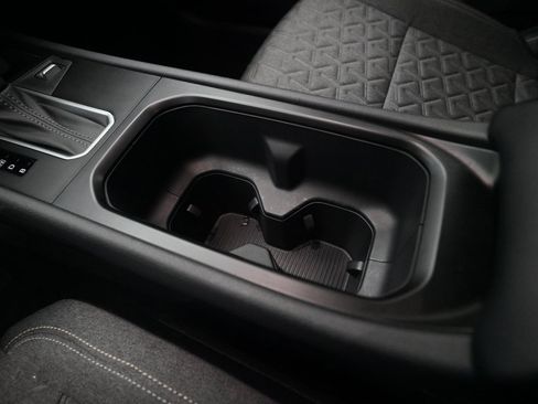 Certified 2025 Nissan Kicks SV image 16