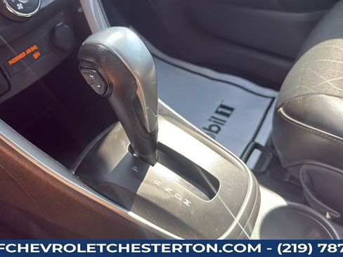 Used 2020 Chevrolet Trax LT w/ LT Convenience Package AWD/4WD image 30