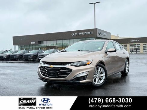 Used 2019 Chevrolet Malibu LT w/ Driver Confidence Package II FWD image 1