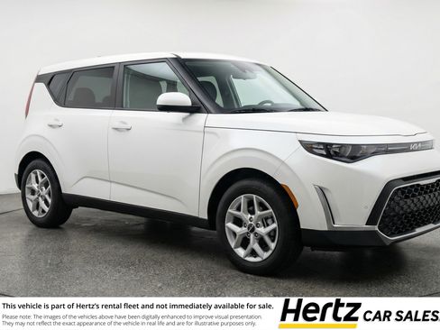 Used 2025 Kia Soul LX w/ LX Technology Package FWD image 1