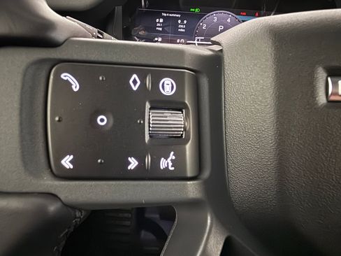 Certified 2024 Land Rover Defender 110 X-Dynamic SE image 13