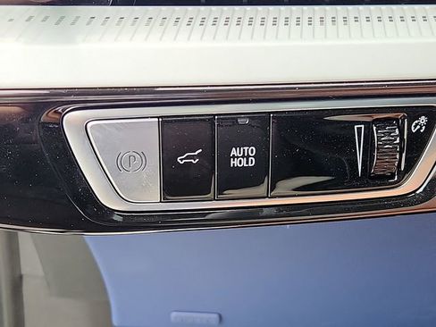 Used 2025 Cadillac Optiq Luxury 2 AWD/4WD image 23