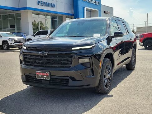 New 2026 Chevrolet Traverse LT w/ Midnight/Sport Edition FWD image 4