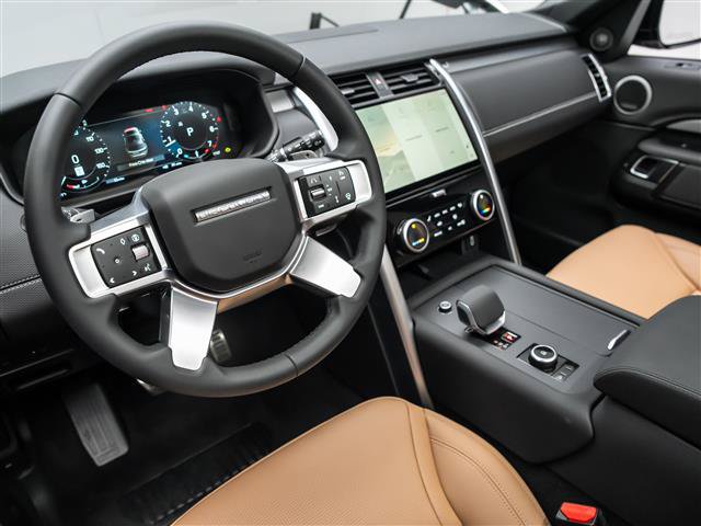 New 2026 Land Rover Discovery Limited Edition AWD/4WD image 16