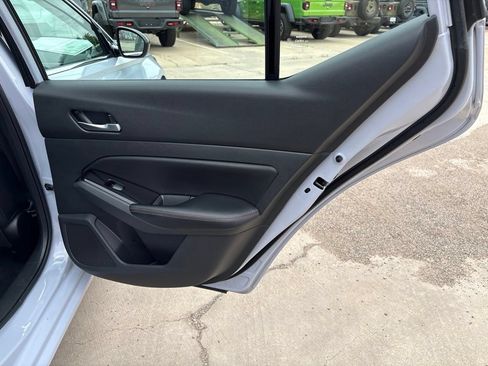 Used 2024 Nissan Altima 2.5 SR FWD image 21