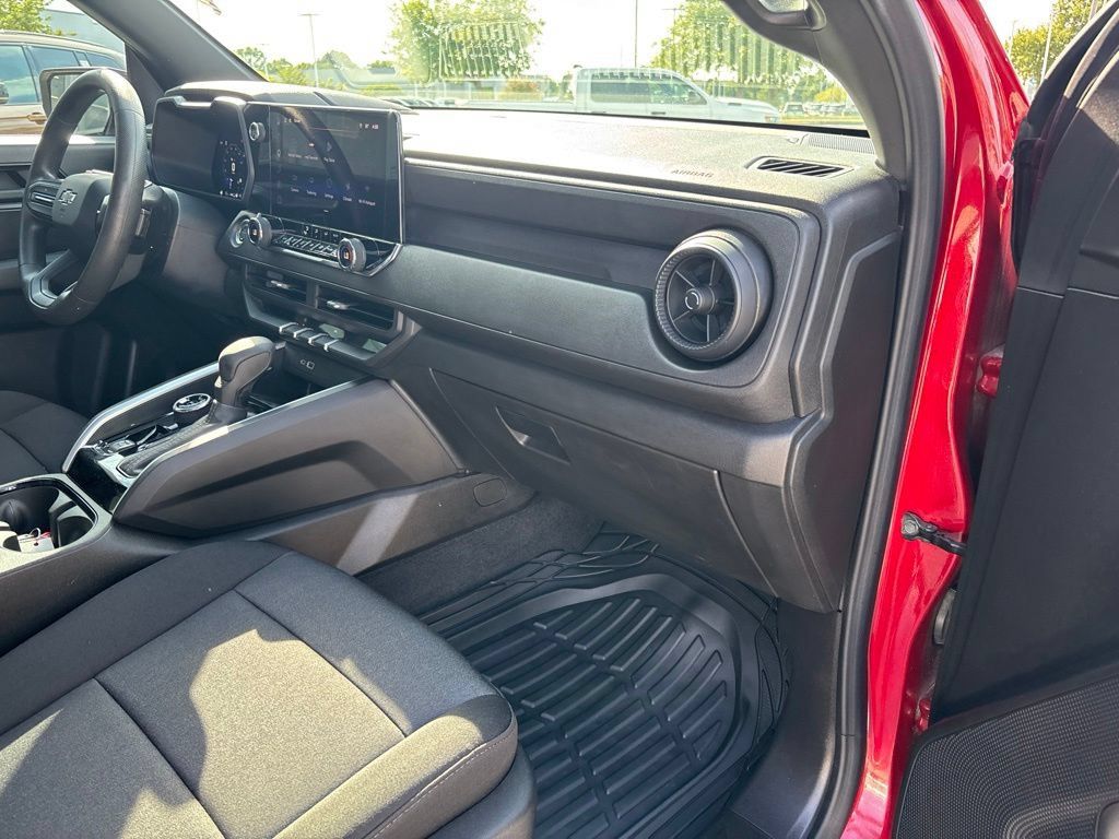 Used 2026 Chevrolet Colorado Trail Boss AWD/4WD image 27