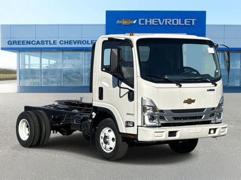 New 2025 Chevrolet Low Cab Forward image 1
